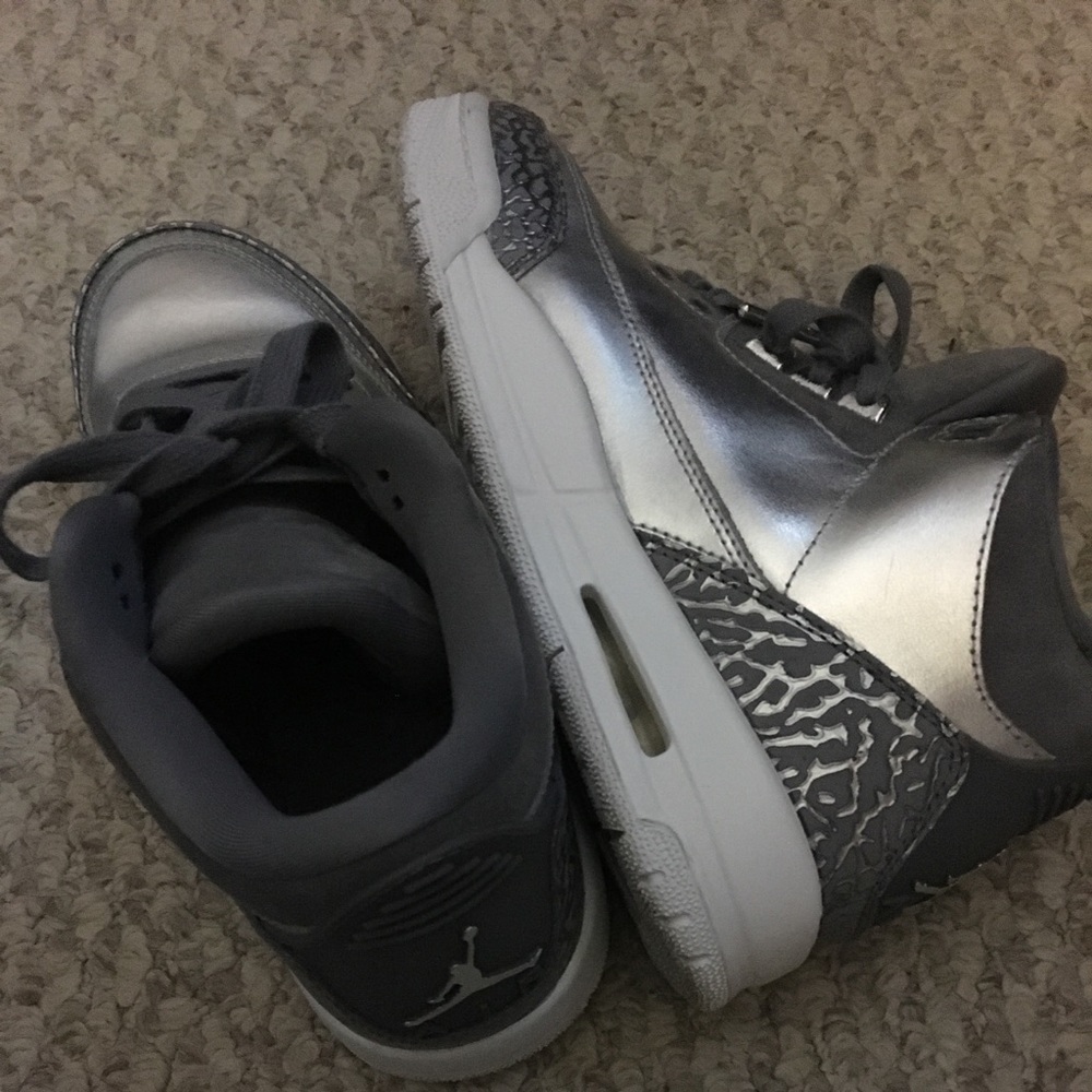Metallic silver Jordan 5